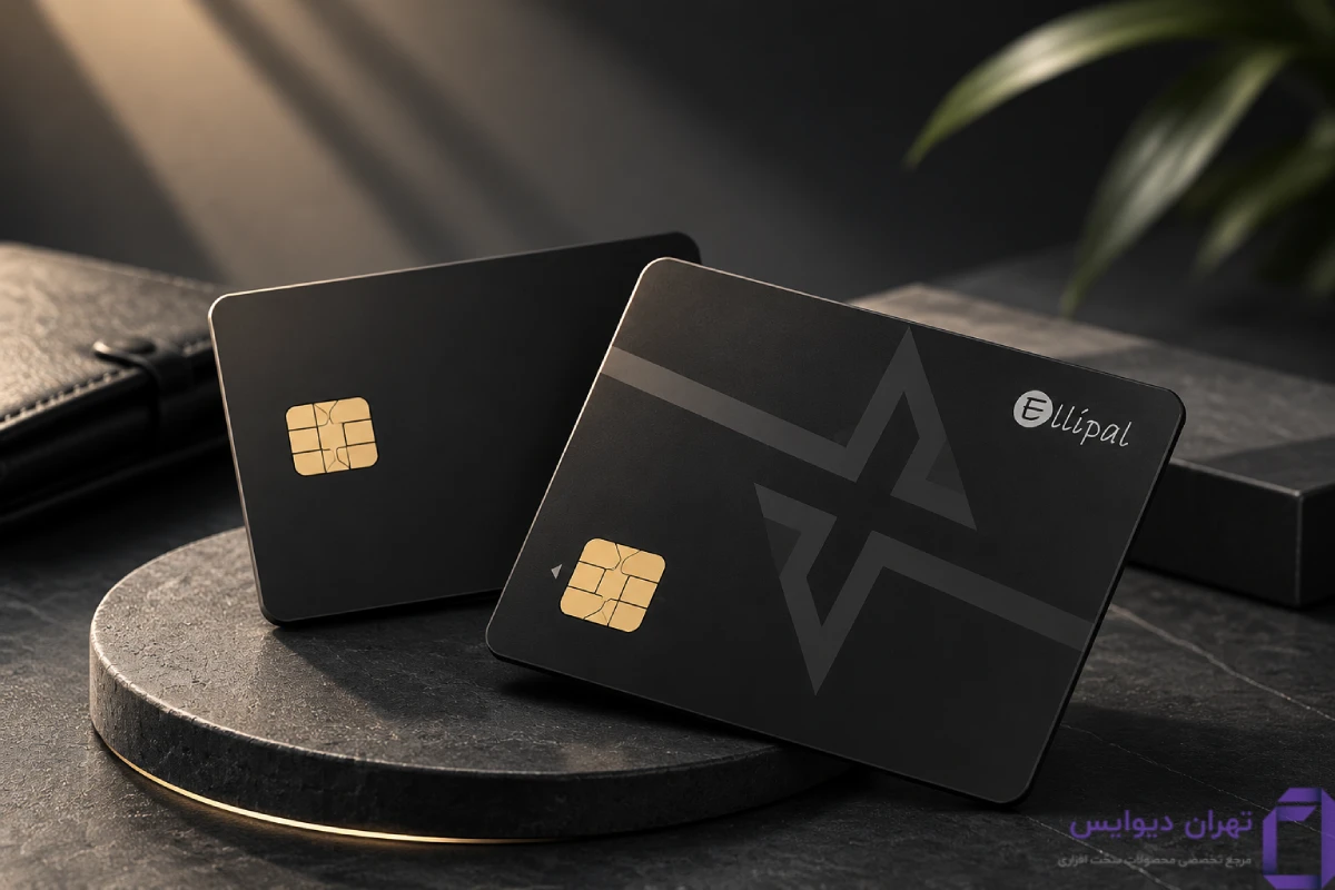 2 عدد Xcard روی میز